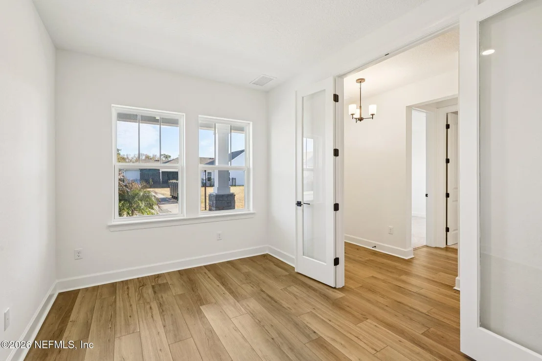 Photo of 17 JAMESTOWN Court