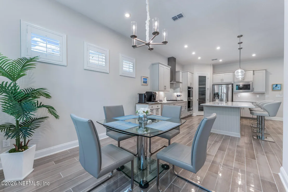 Photo of 295 PALOMAR Drive