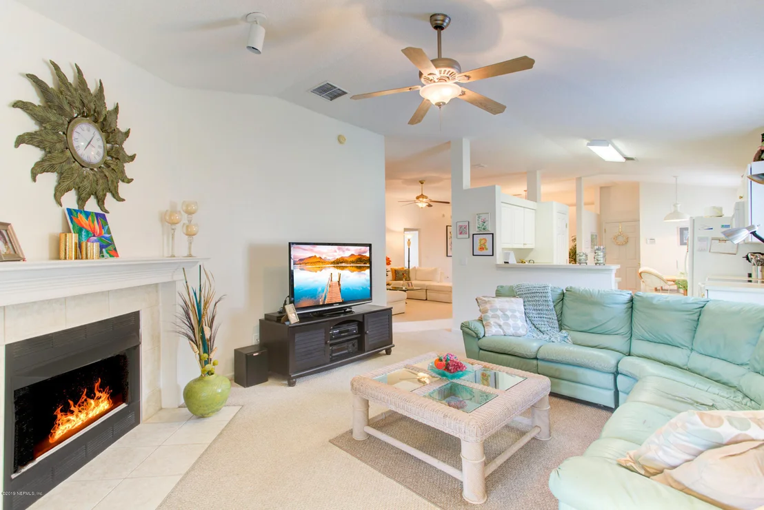 Photo of 924 N LILAC Loop