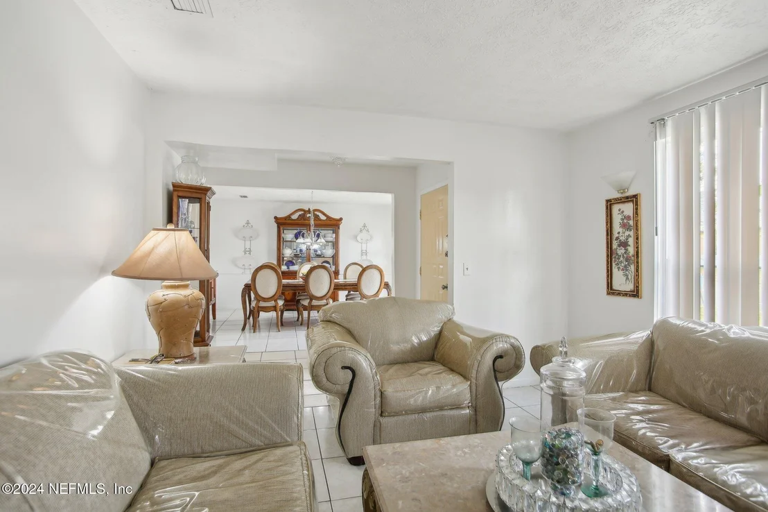 Photo of 5816 MONCRIEF Road