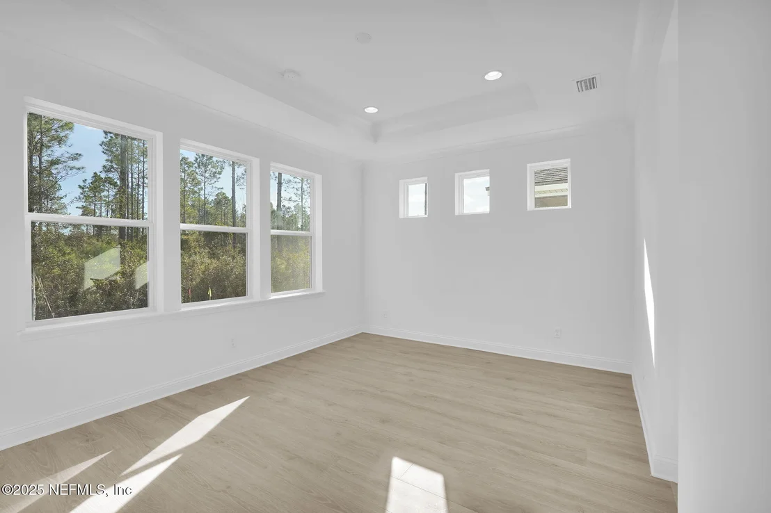 Photo of 299 REFLECTIONS Avenue