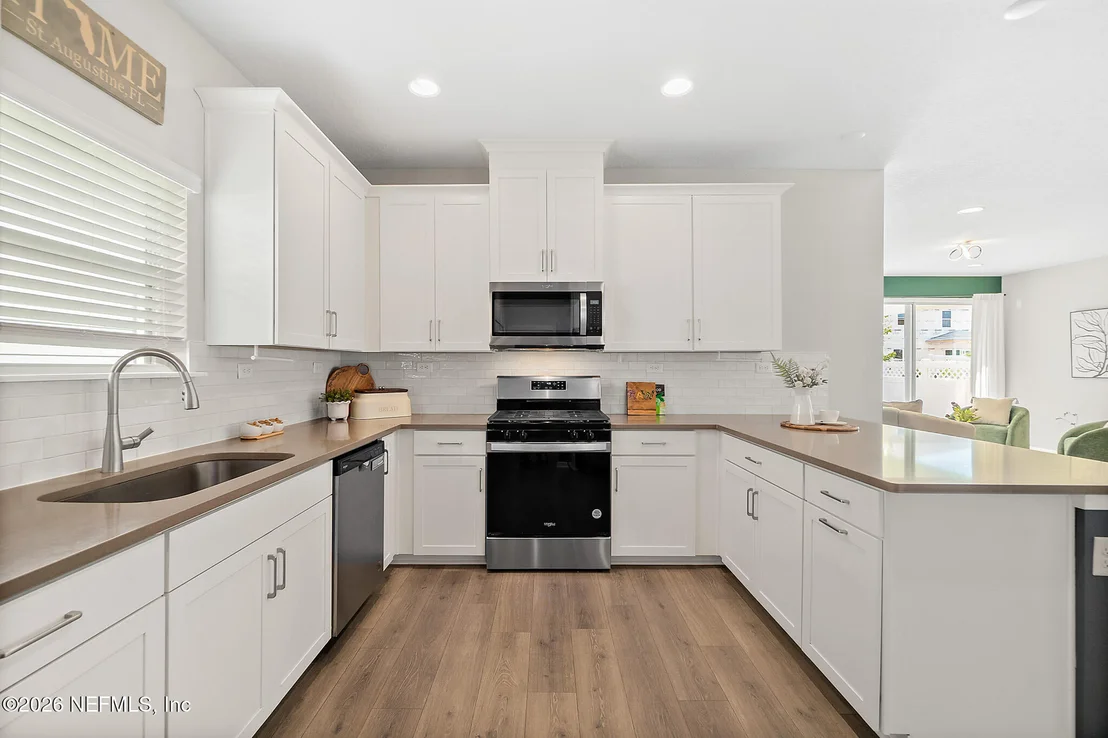 Photo of 542 SILVER LANDING Drive