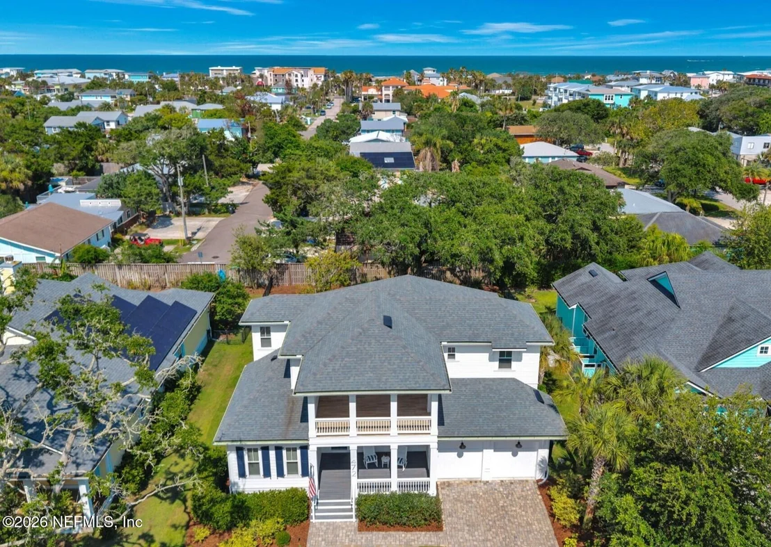 Photo of 472 RIDGEWAY Road