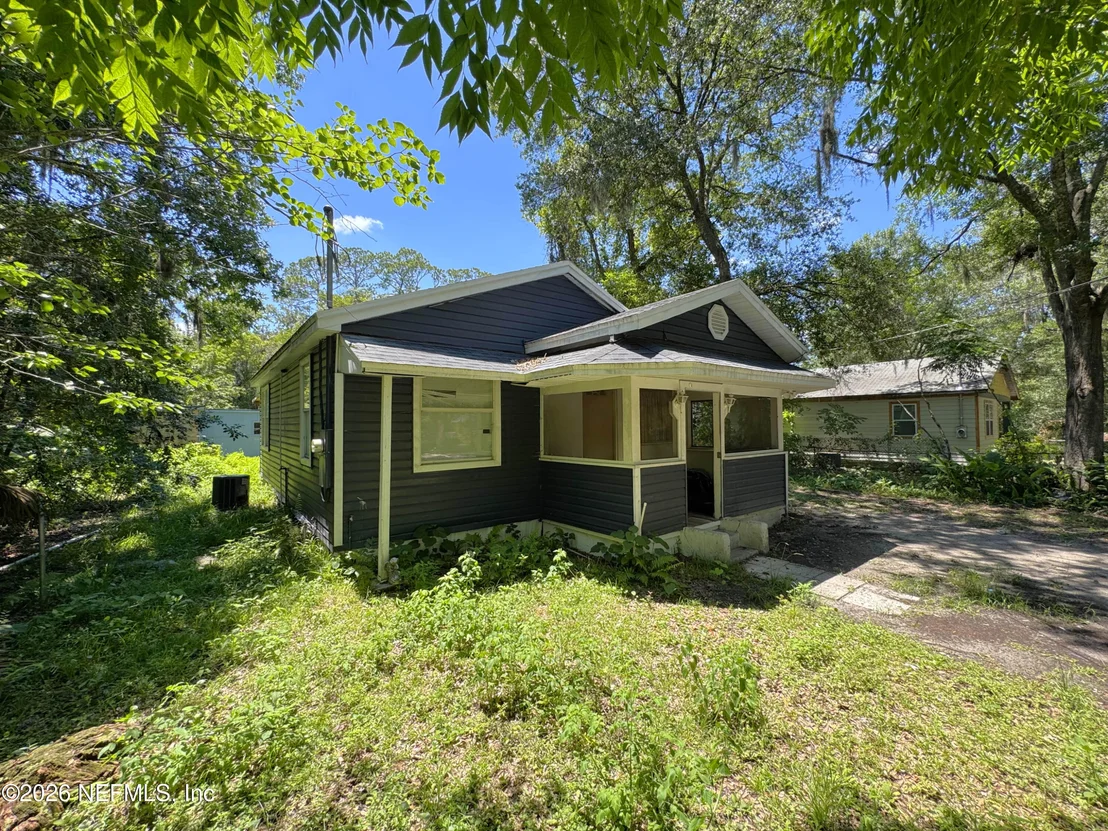 Photo of 1074 HOOD Avenue