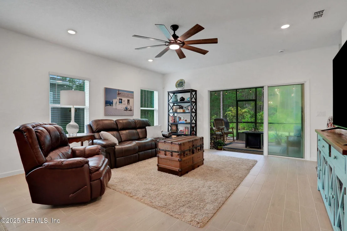 Photo of 75610 PONDSIDE Lane
