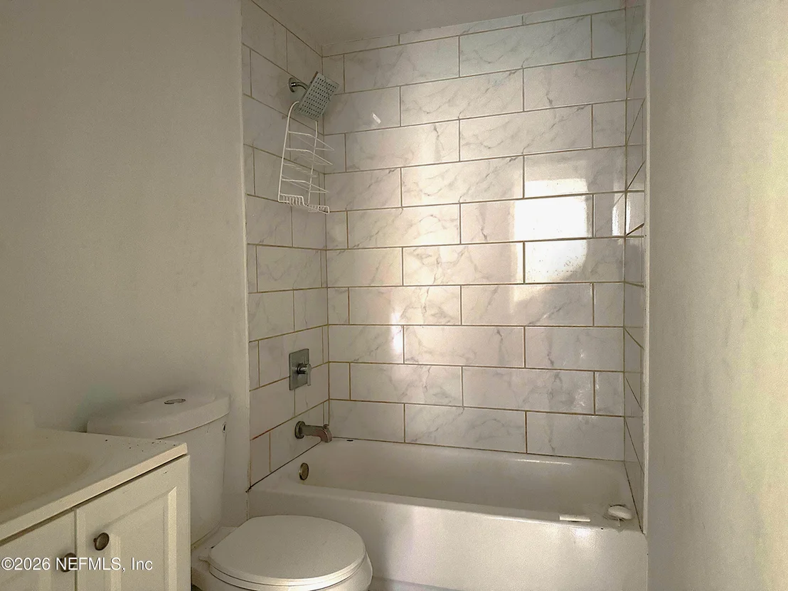 Photo of 1074 HOOD Avenue