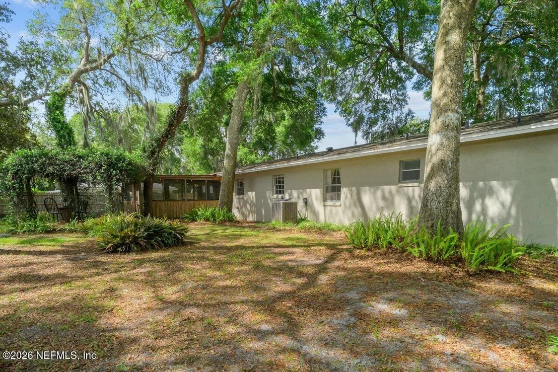 Photo of 409 LOBELIA Road