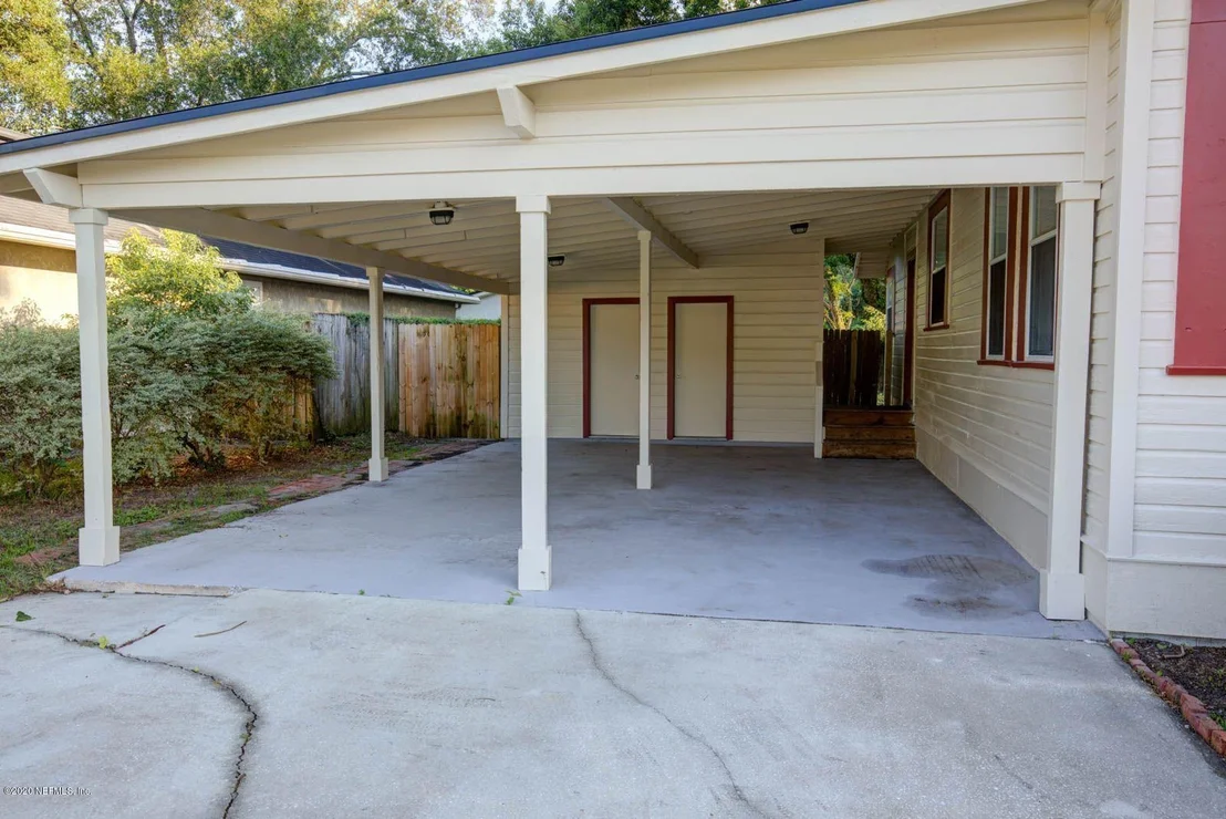 Photo of 5513 COMMERCE Street