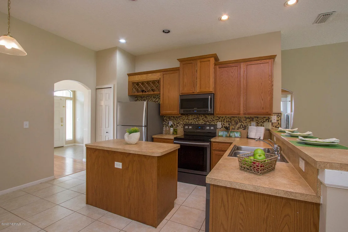 Photo of 2008 FIELDSTONE Court
