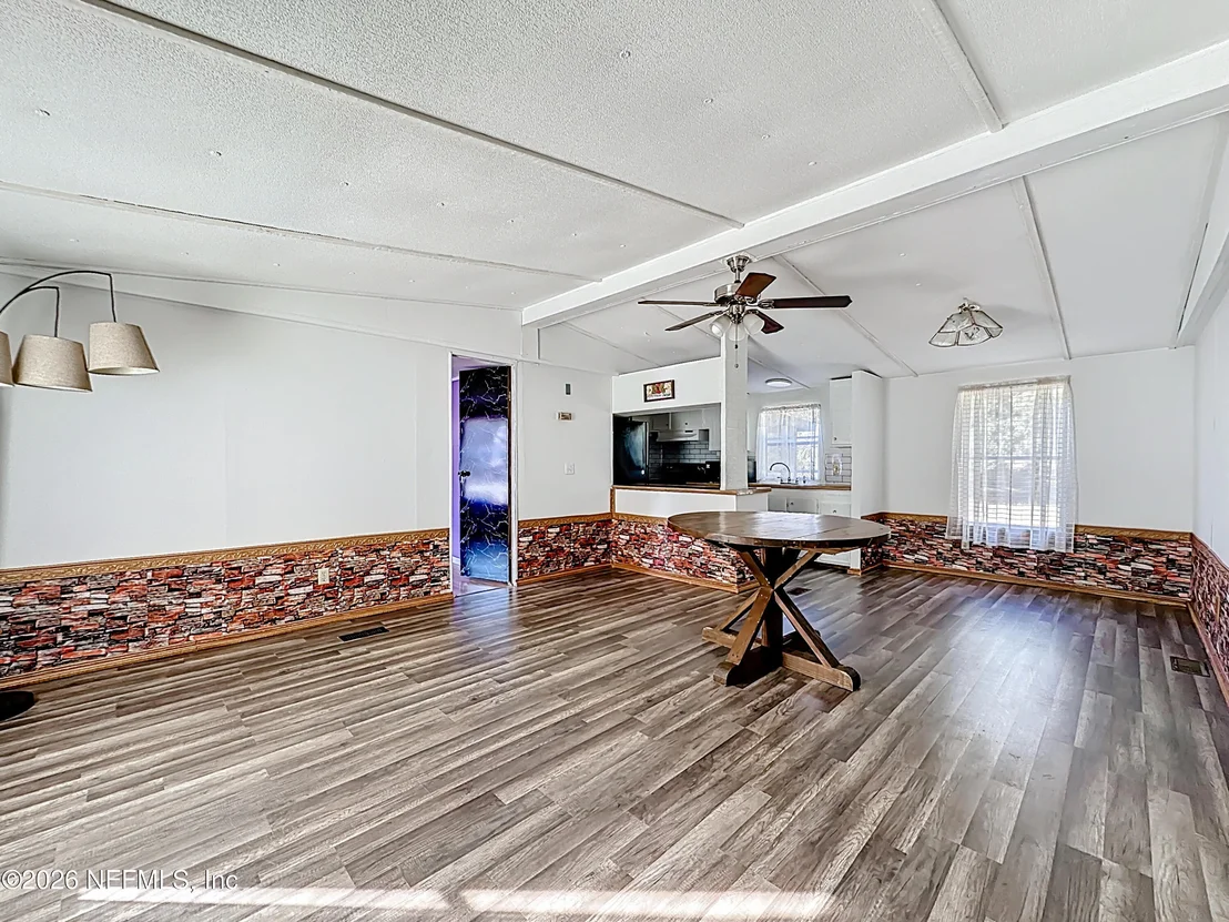 Photo of 133 REAVES Avenue