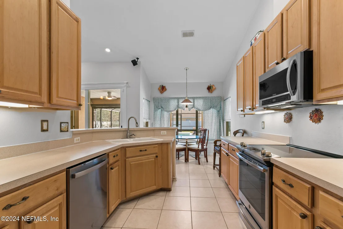 Photo of 800 LAPOMA Way