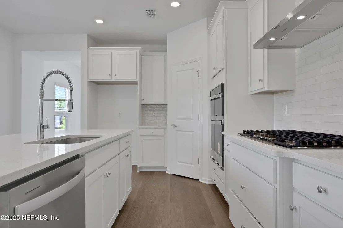 Photo of 530 FARMFIELD Drive