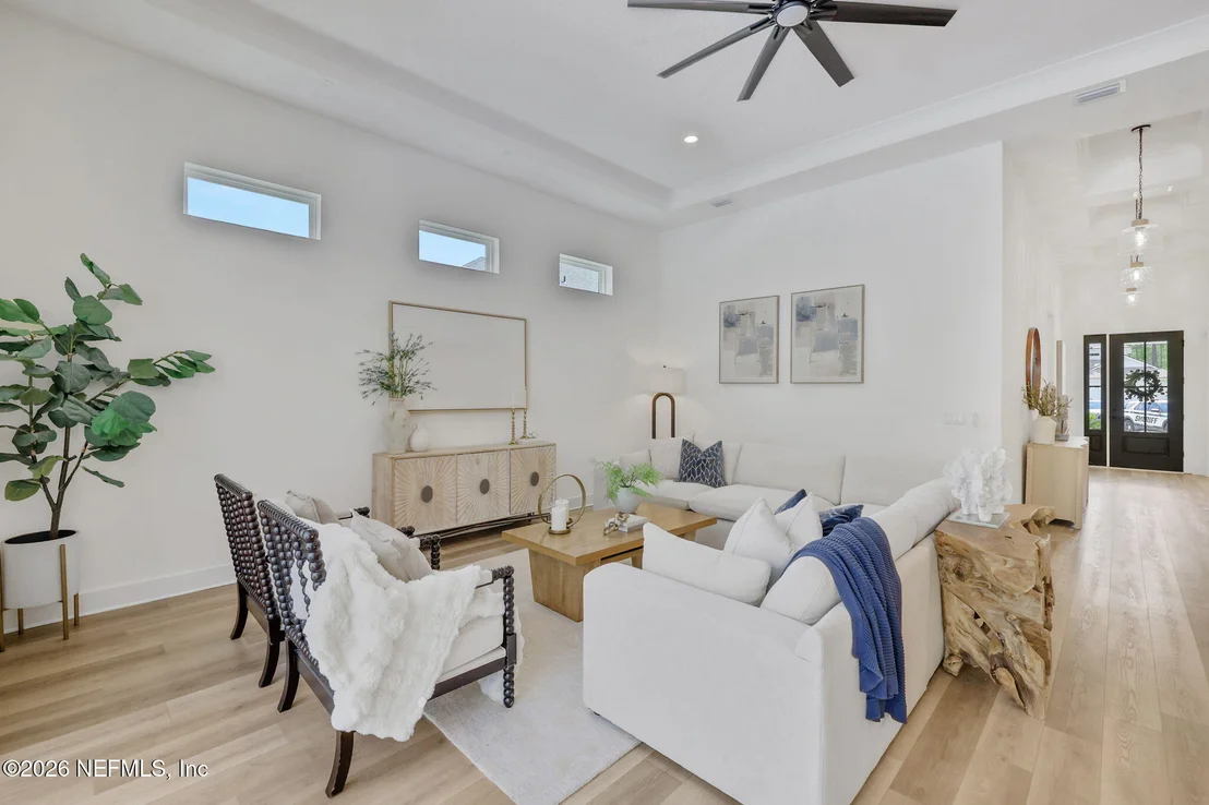 Photo of 446 PALM CREST Drive