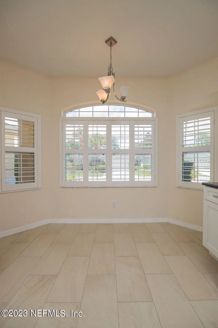Photo of 601 KNOLLWOOD Lane
