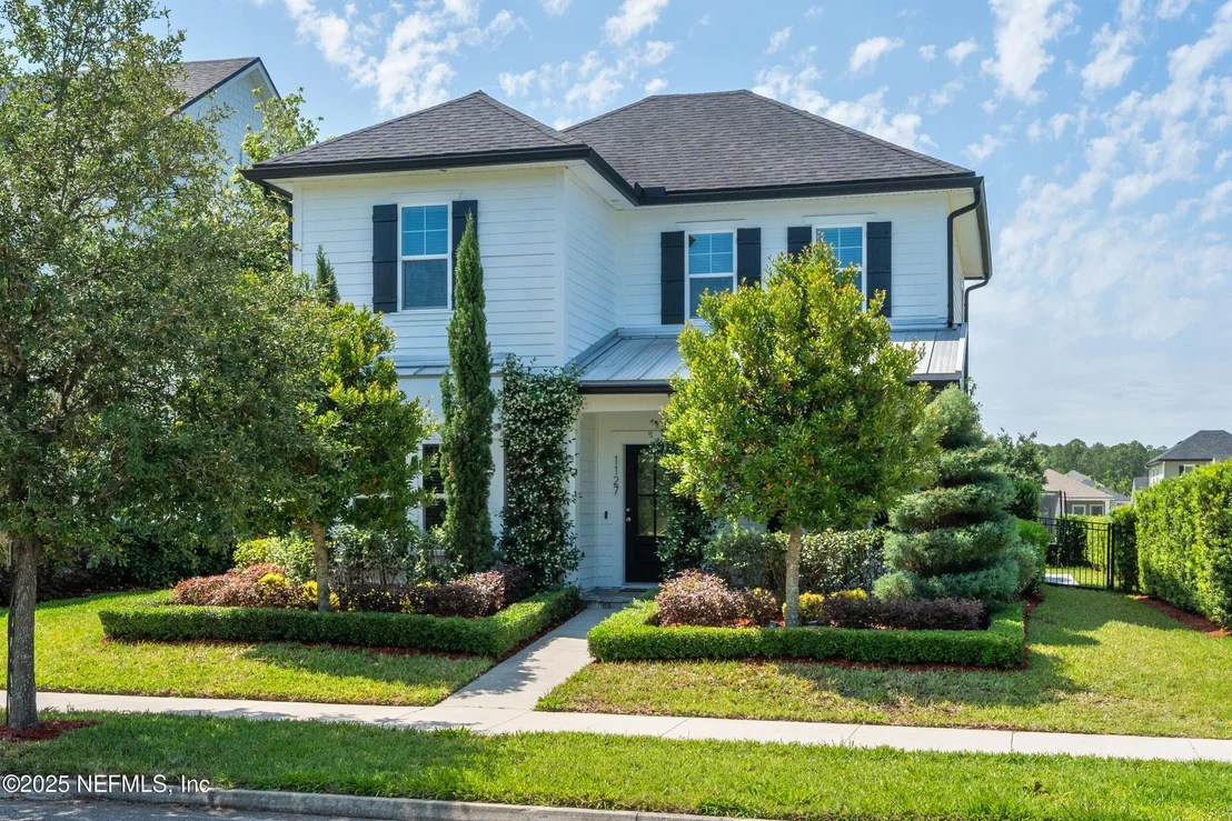 Photo of 1127 TRAILMARK Drive