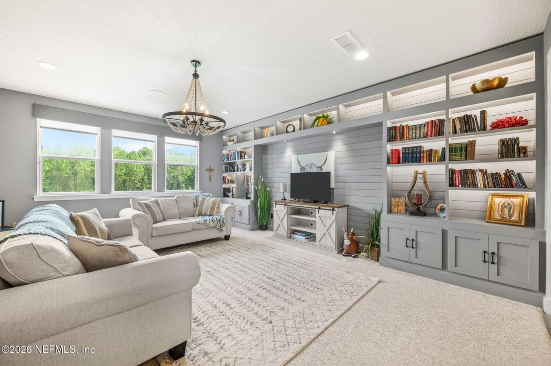 Photo of 681 GLENNEYRE Circle
