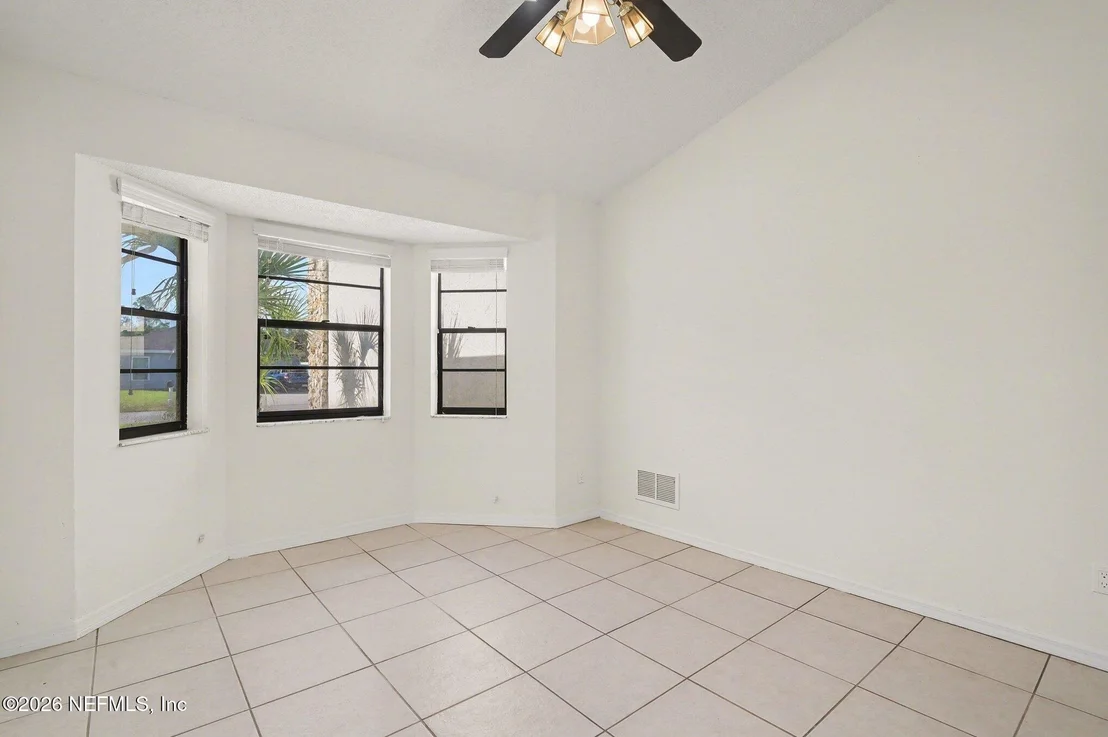 Photo of 10 PATCHOGUE Lane