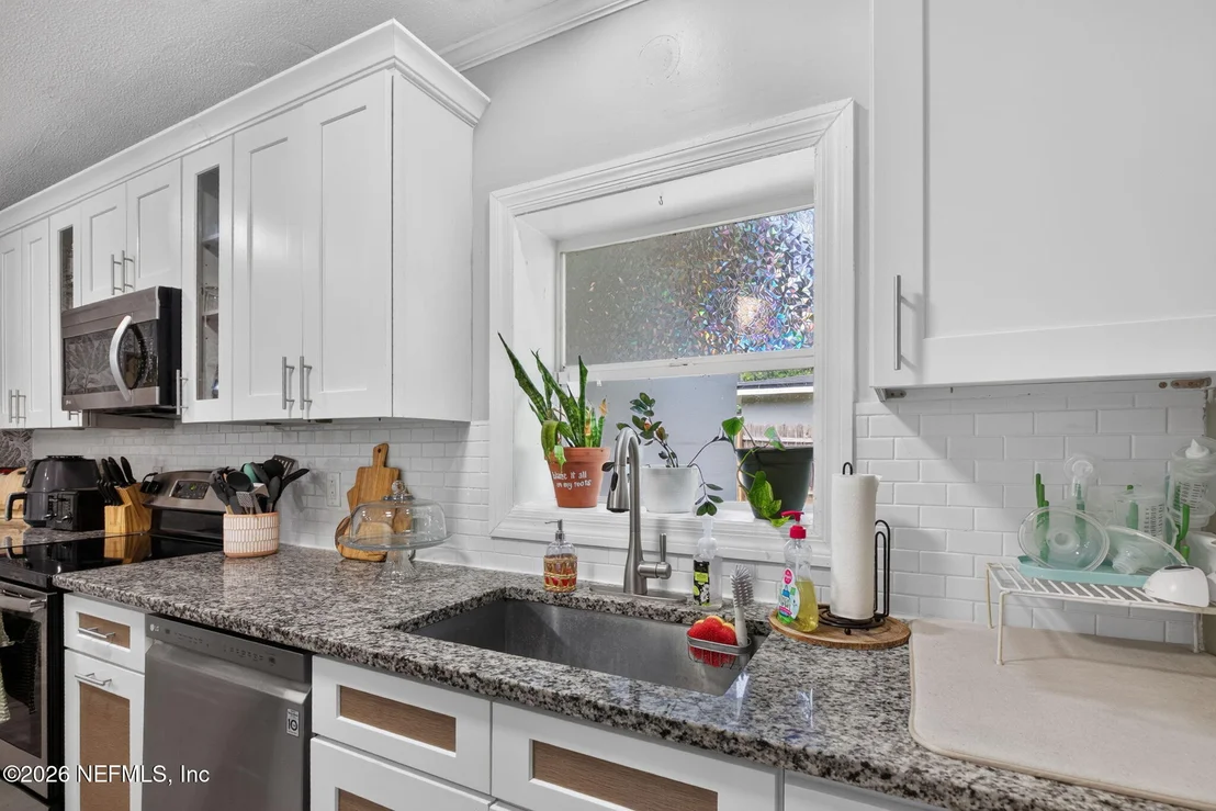 Photo of 1212 CRESTFIELD Road