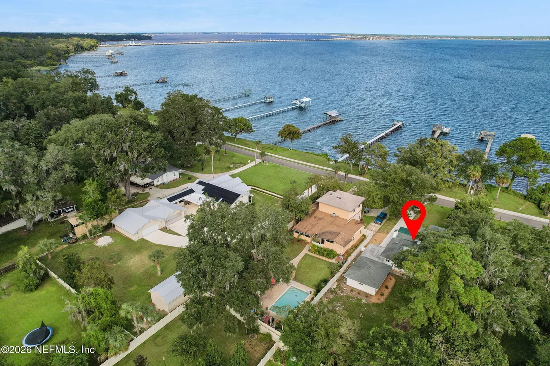 Photo of 930 RIVER Road