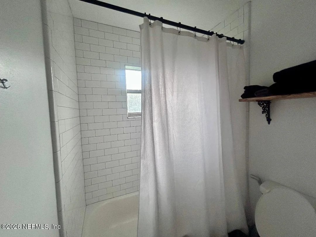 Photo of 32 E PARK Avenue