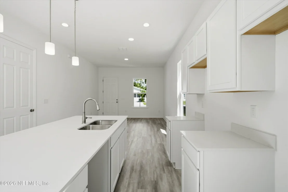 Photo of 863 W 6TH Street