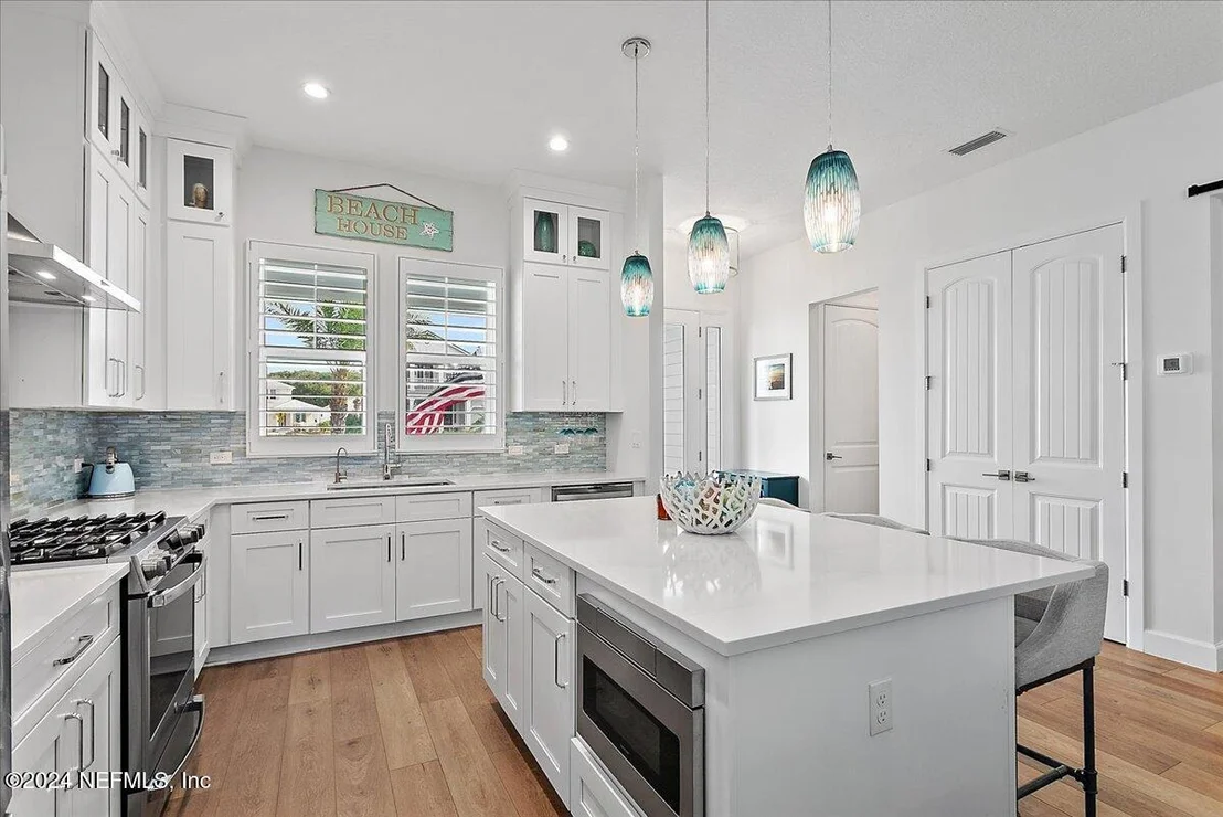 Photo of 150 OCEANVIEW Drive