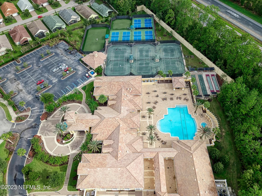 Photo of 1604 SUGAR LOAF Lane