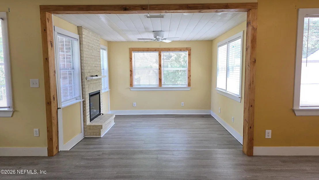 Photo of 9049 JACKSON Avenue