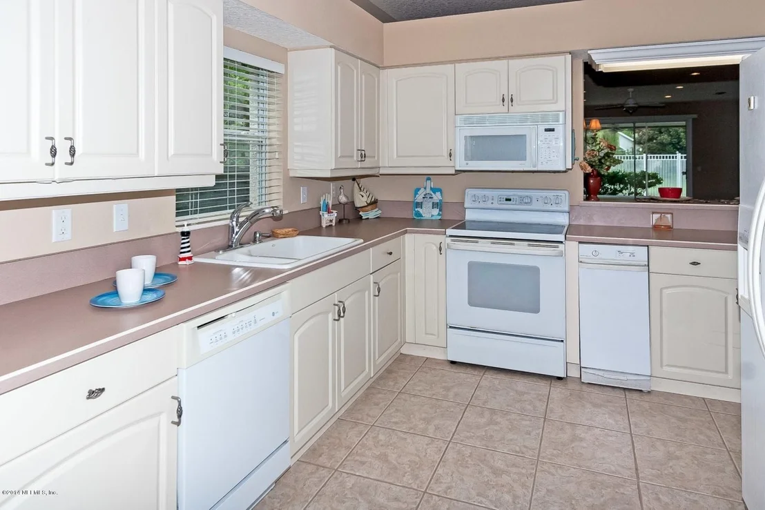 Photo of 178 LIONS GATE Drive