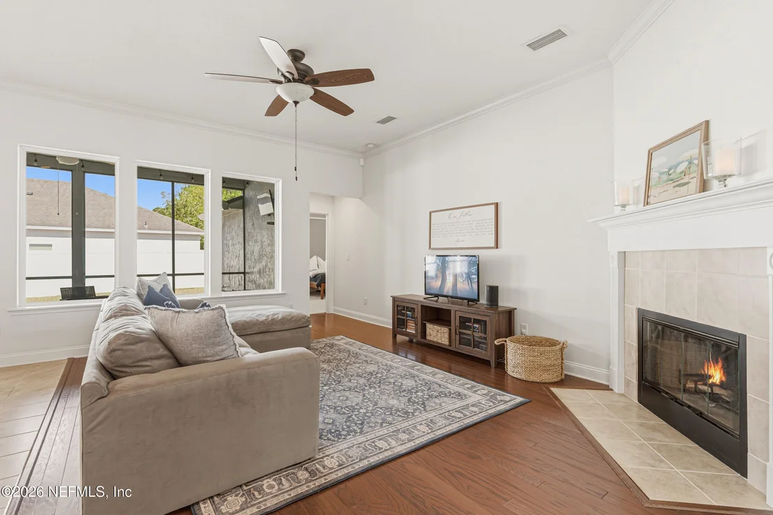 Photo of 2104 BLUFF VIEW Road