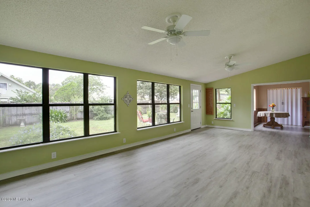 Photo of 2428 OAKVIEW Drive