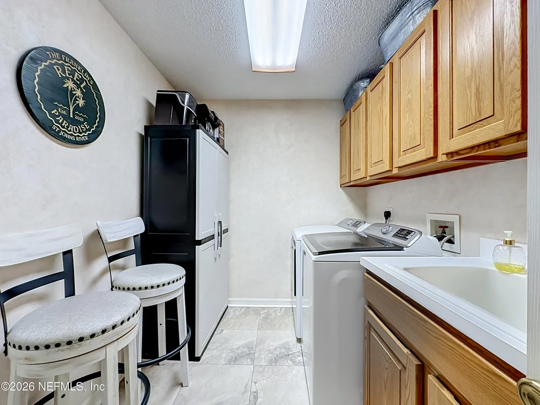 Photo of 129 RIVER Road