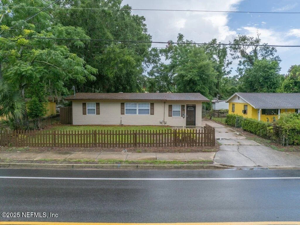 Photo of 2864 LEONID Road