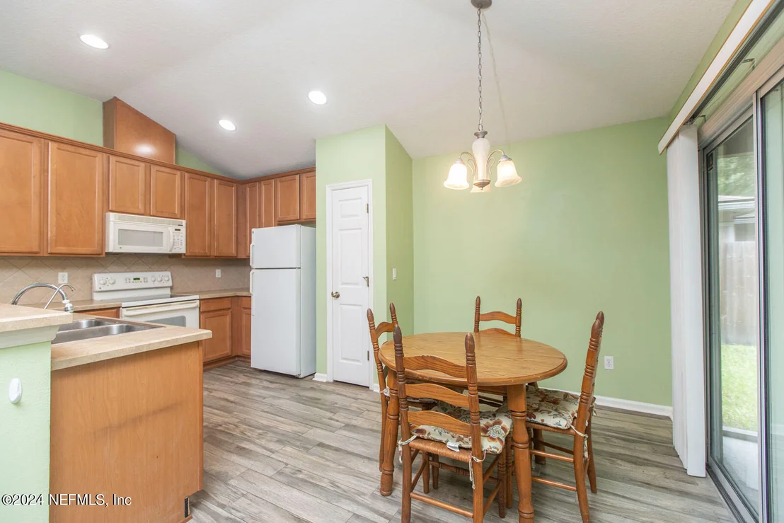 Photo of 1740 FERNCREEK Drive