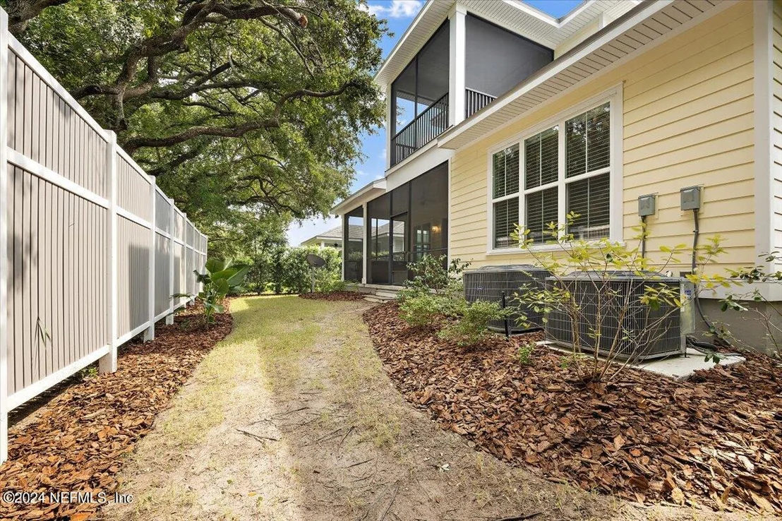 Photo of 92 OCEANVIEW Drive