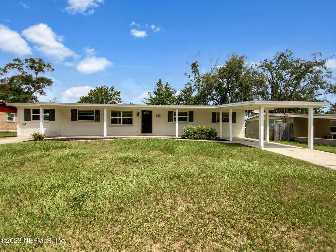 Photo of 413 SIGSBEE Road