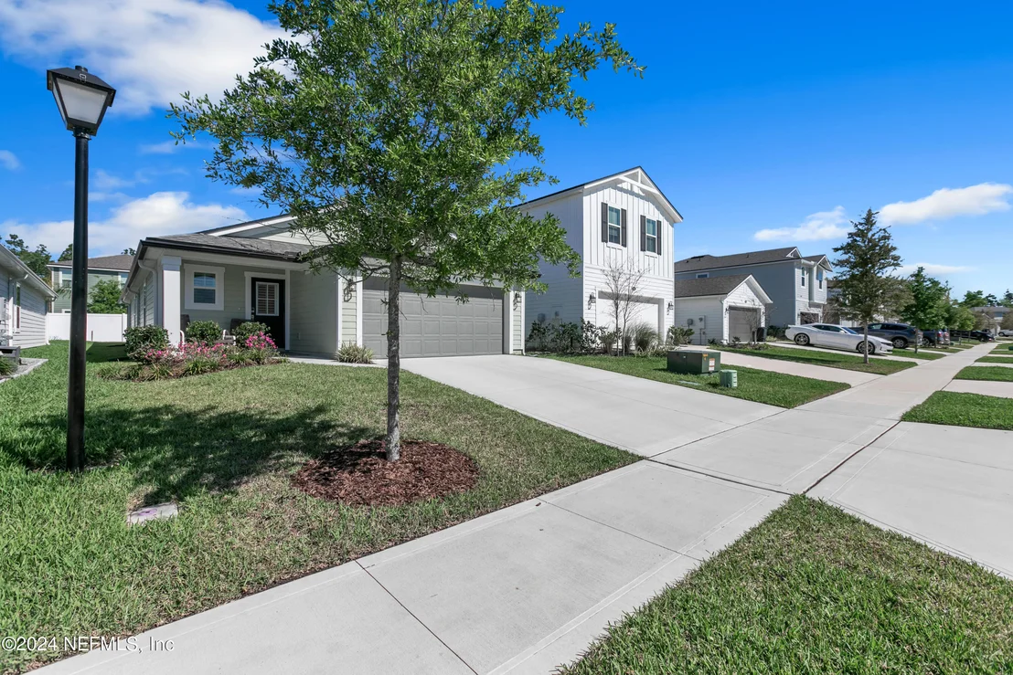 Photo of 595 MEADOW CREEK Drive