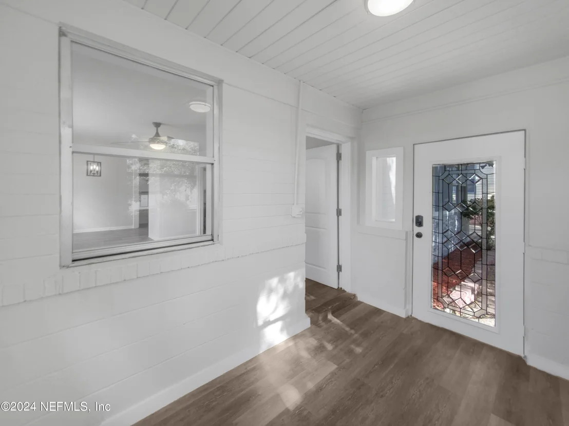Photo of 6837 PERRY Street