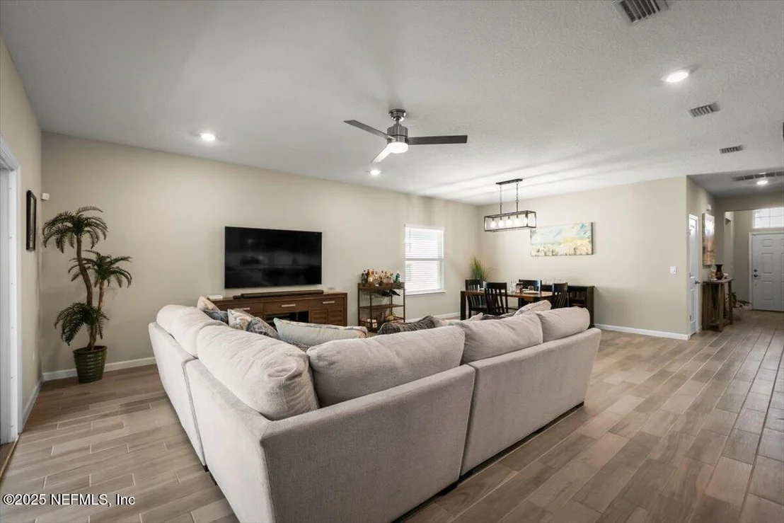 Photo of 9486 LOVAGE Lane