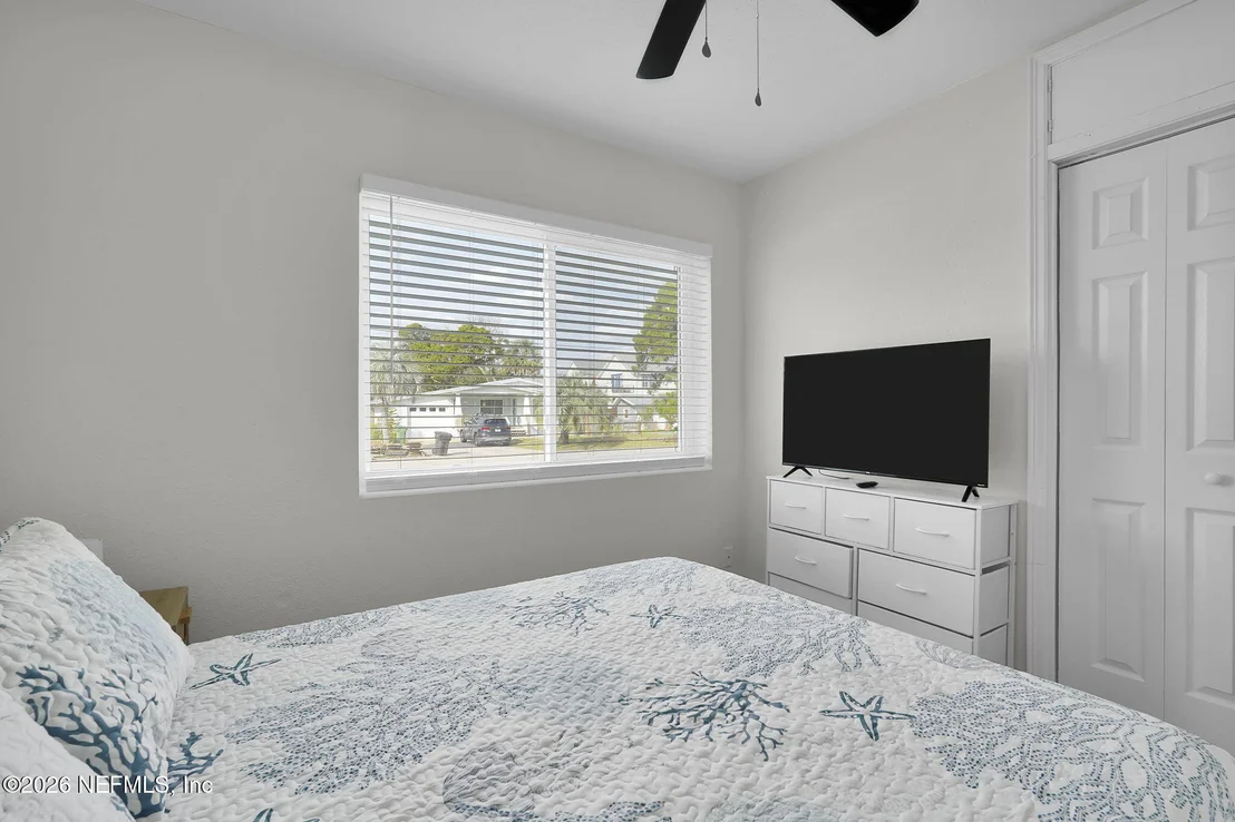 Photo of 101 CARVER Street W