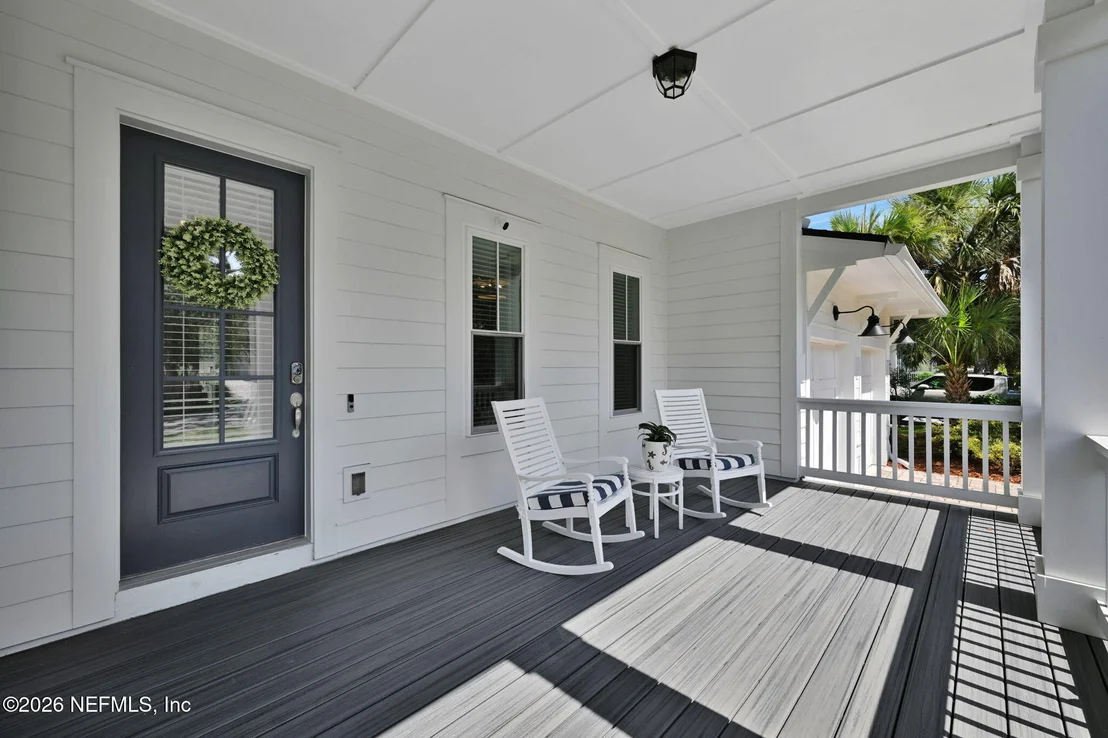 Photo of 472 RIDGEWAY Road