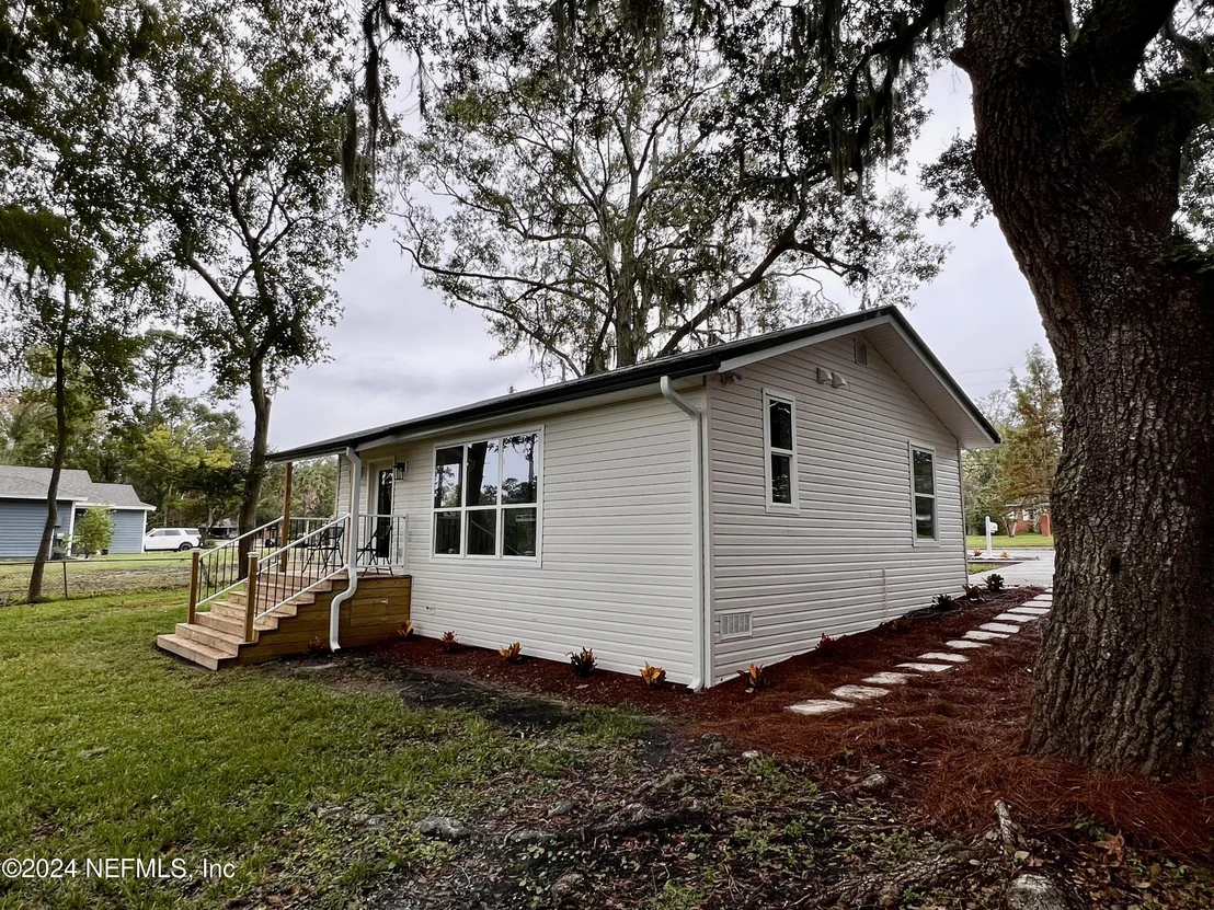 Photo of 9672 SIBBALD Road
