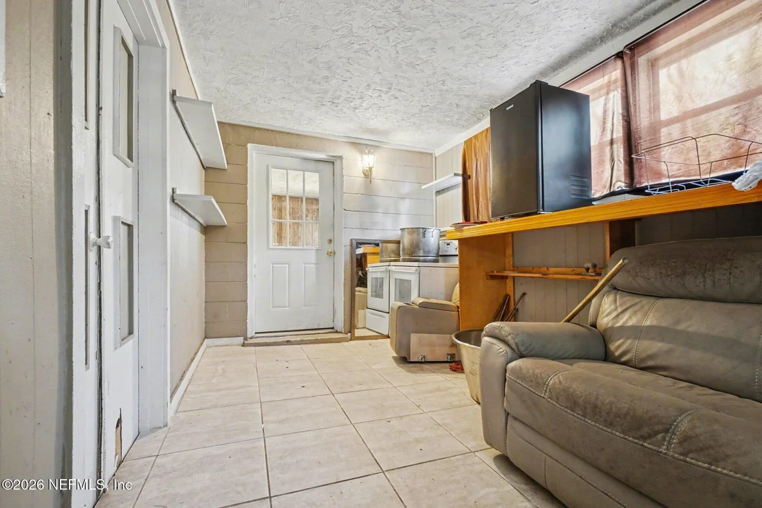 Photo of 1826 LEON Road