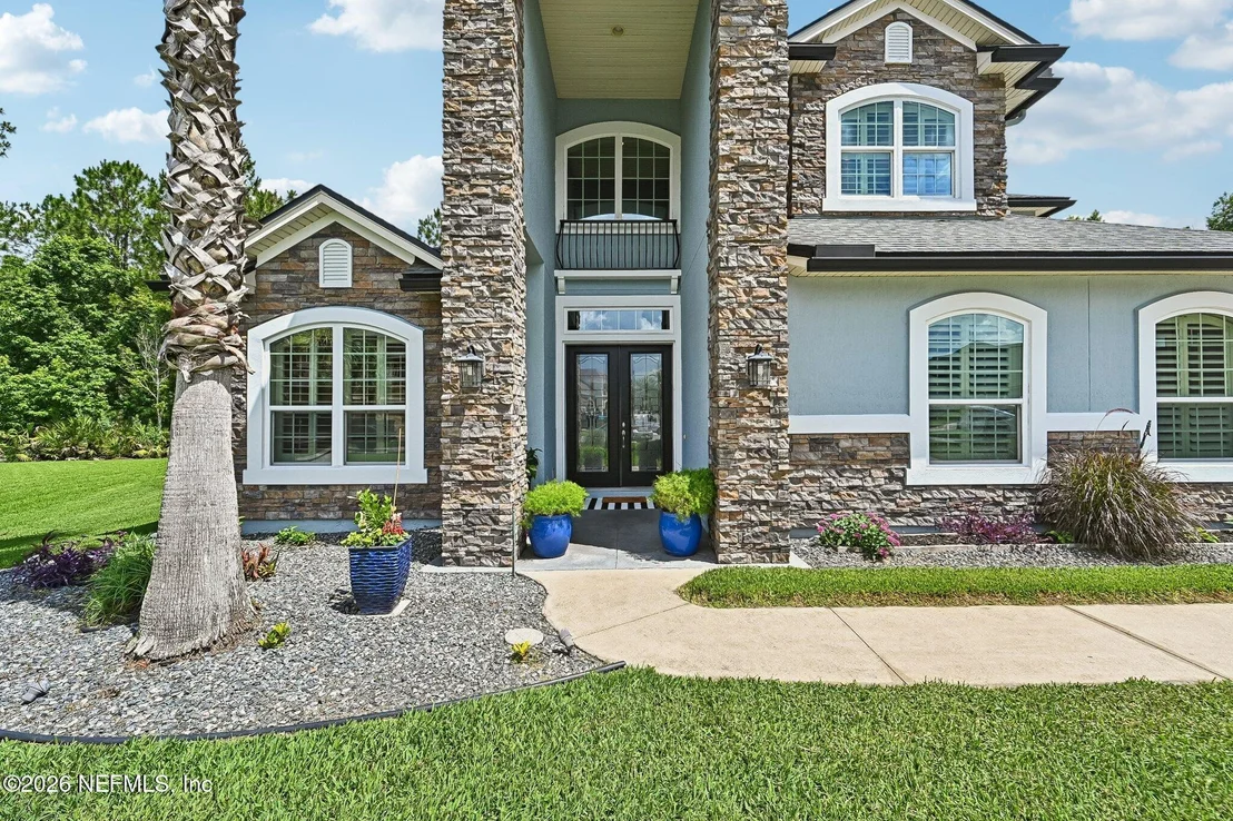 Photo of 136 DUNDEE Place