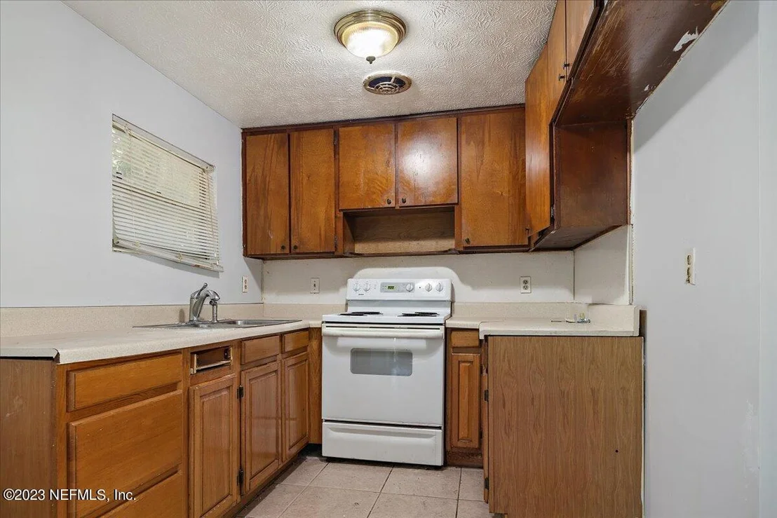 Photo of 8593 DARLINGTON Drive
