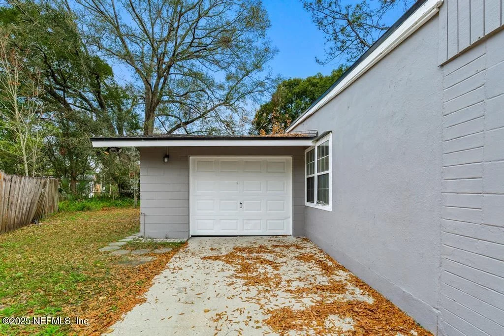 Photo of 5803 GERANIUM Road