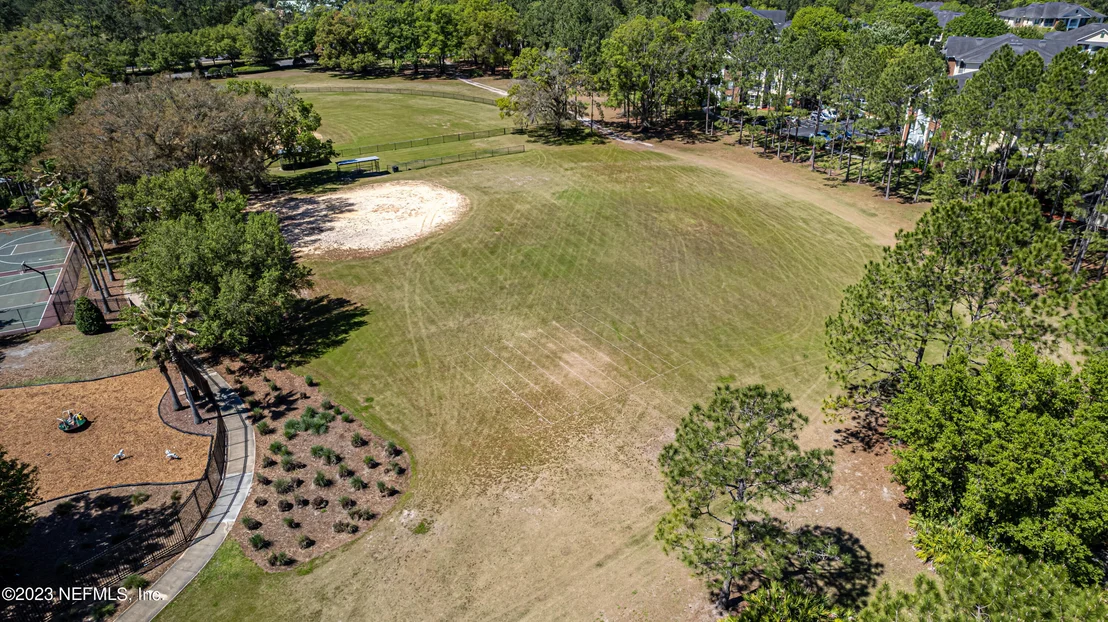 Photo of 1047 MOOSEHEAD Drive