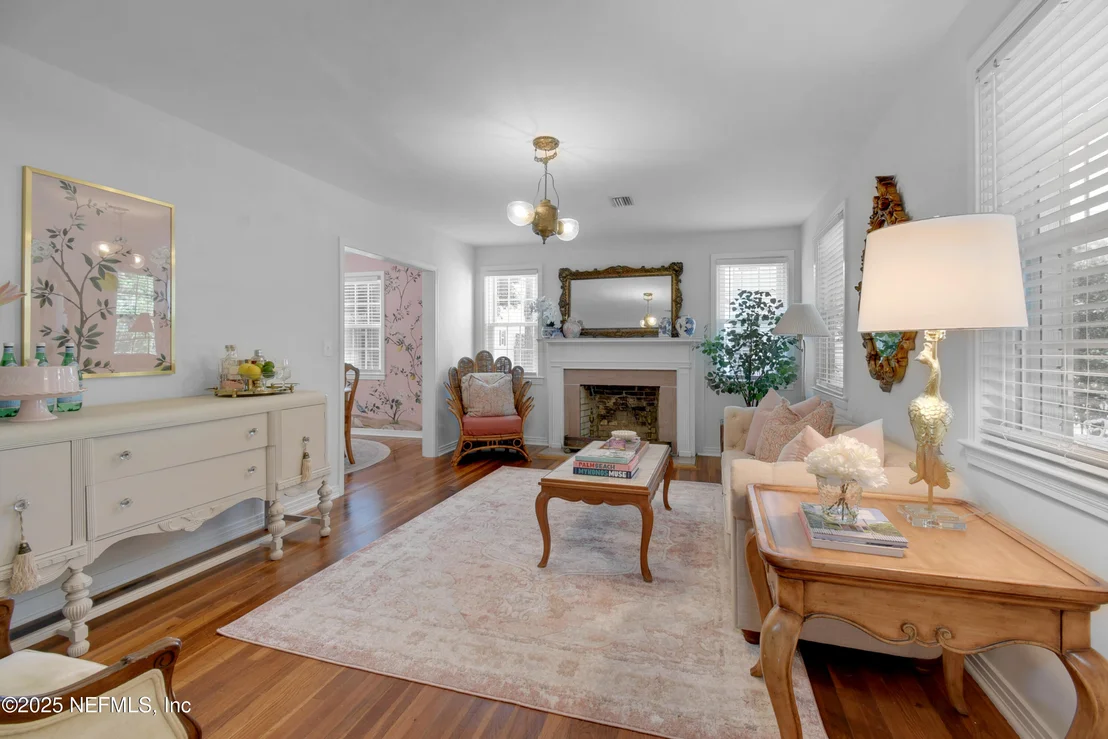 Photo of 42 MAGNOLIA Avenue