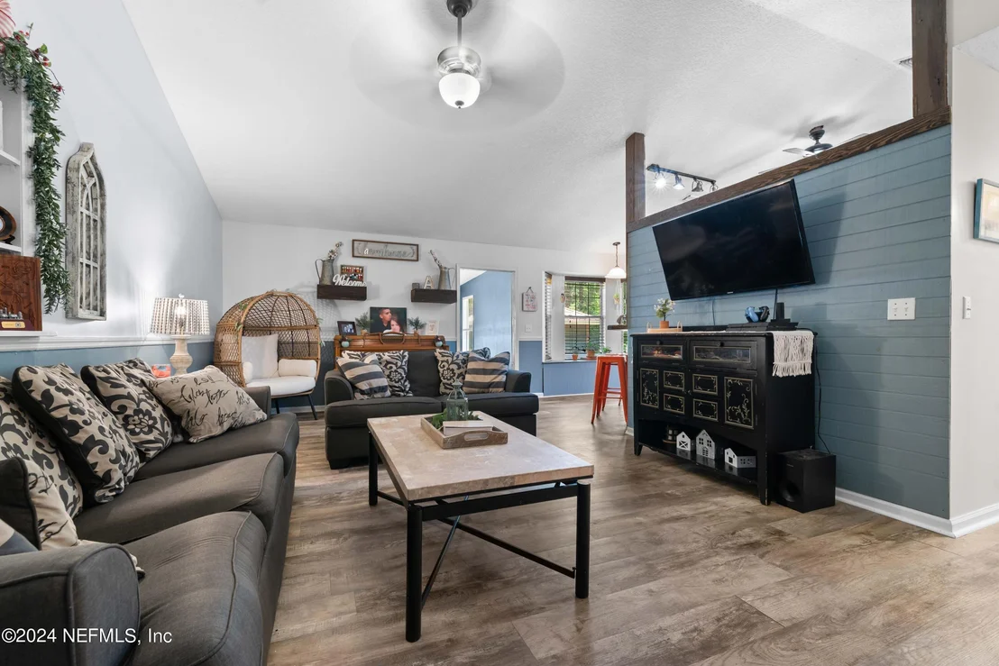 Photo of 2592 MYRTLE Loop