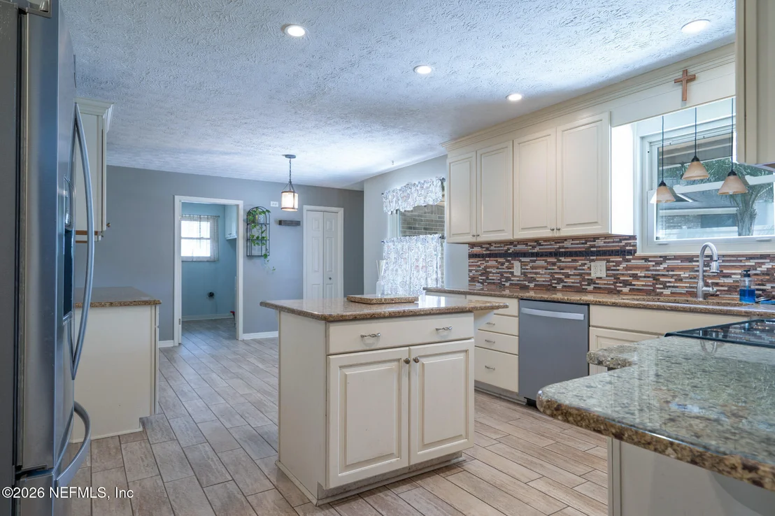 Photo of 377 FOXRIDGE Road